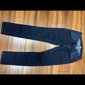 Old Navy Maternity skinny jeans 1 short